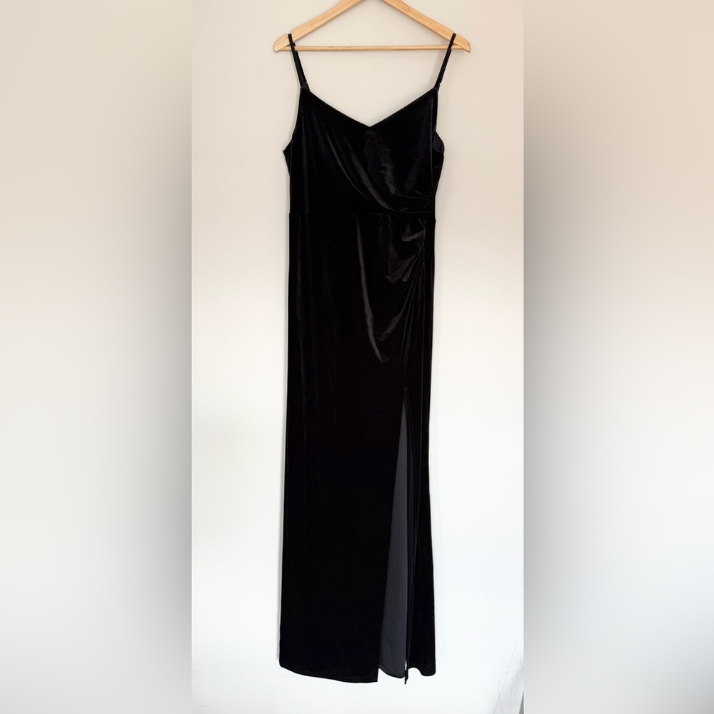 Birdy Grey Catherine Velvet Black Spaghetti Strap V Neck Leg Slit Maxi Dress L